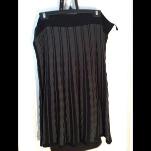 Mossimo black and gray skirt xl
